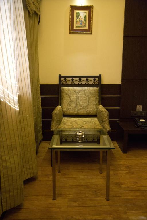 Hotel The Rajshahi Palace Indore Exterior foto