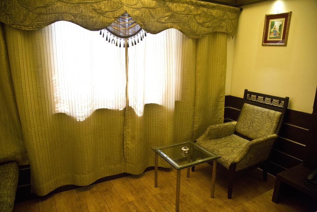 Hotel The Rajshahi Palace Indore Exterior foto