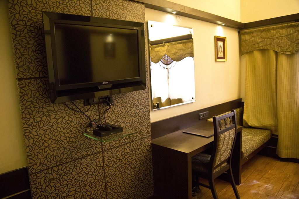 Hotel The Rajshahi Palace Indore Exterior foto