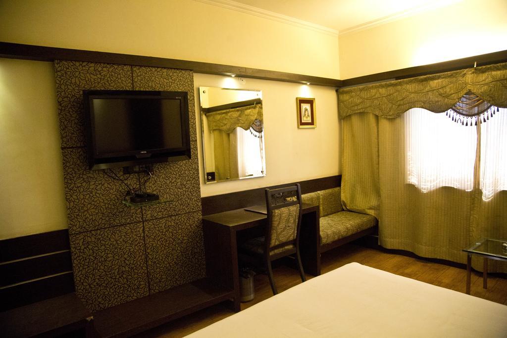 Hotel The Rajshahi Palace Indore Zimmer foto