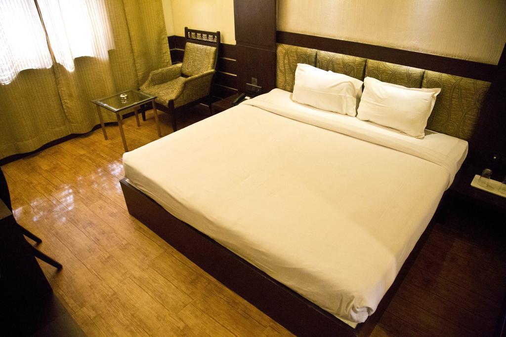 Hotel The Rajshahi Palace Indore Zimmer foto
